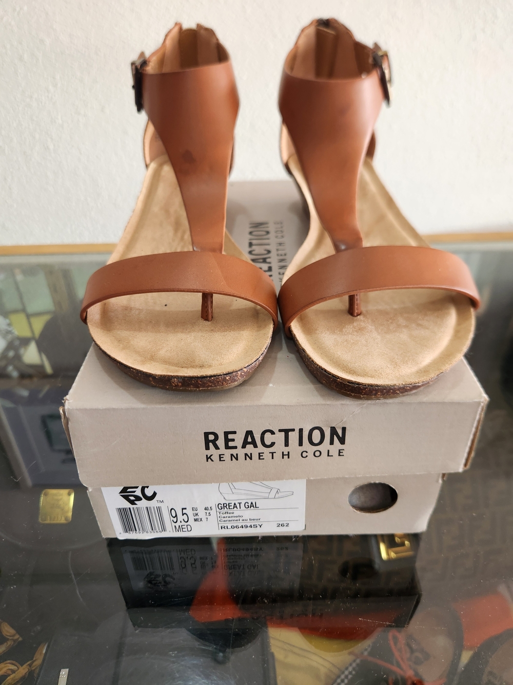 Kenneth Cole Reaction Women's Brown Leather T-Strap Sandals